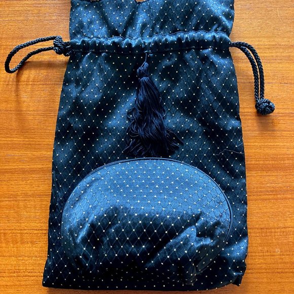 Vintage Eaton's travel kit - Picture 2 of 7